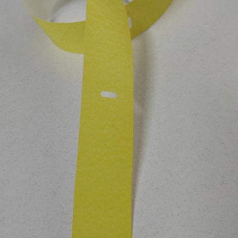 100X38 SARI KARTON RAF ETİKETİ ORTADAN DELİKLİ 350'Lİ